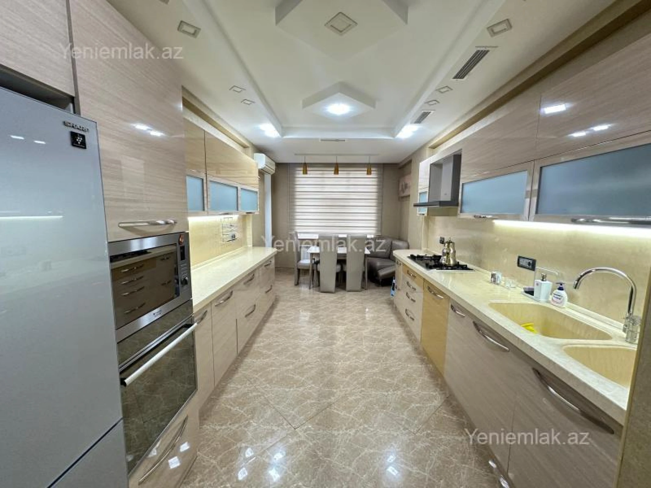 Satılır 4 otaqlı yeni tikili 210 m²