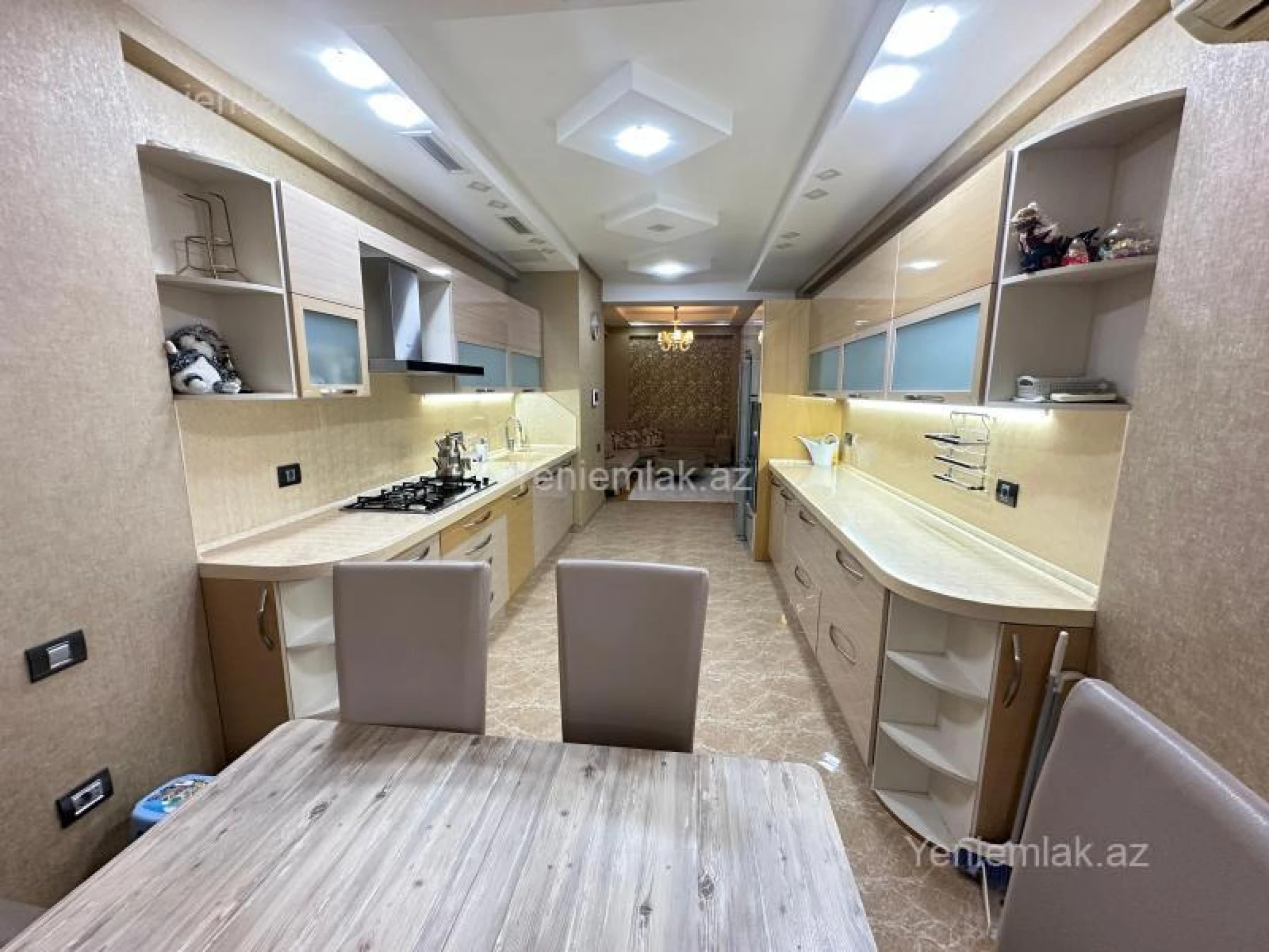 Satılır 4 otaqlı yeni tikili 210 m²