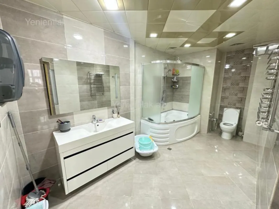 Satılır 4 otaqlı yeni tikili 210 m²