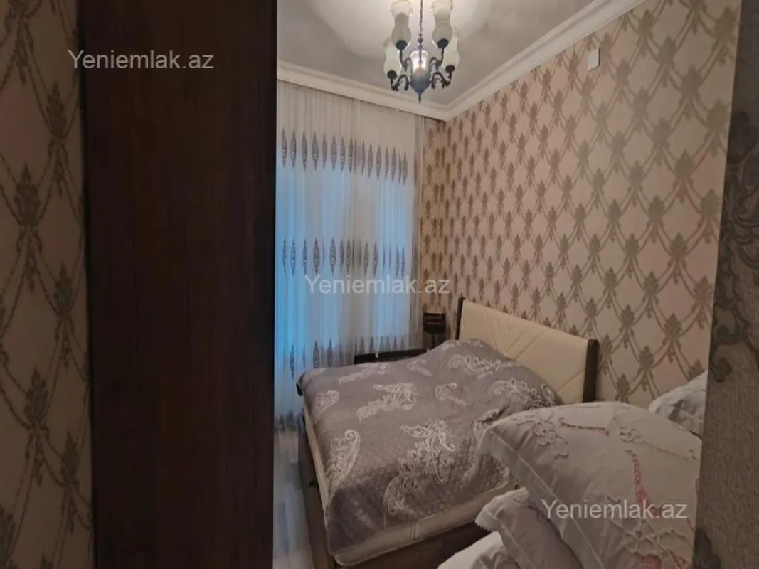 Satılır 4 otaqlı köhnə tikili 85 m²