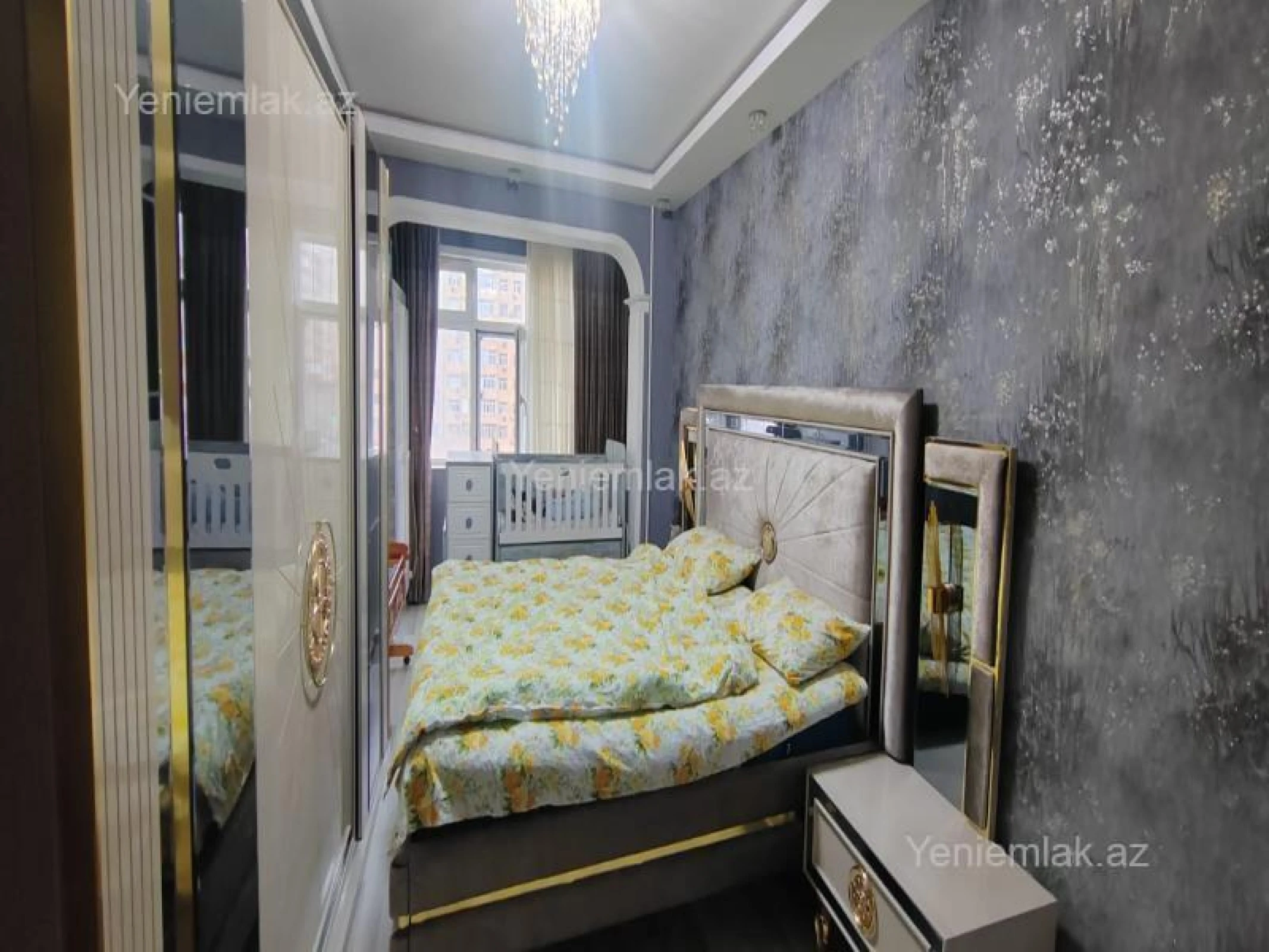 Satılır 4 otaqlı köhnə tikili 85 m²