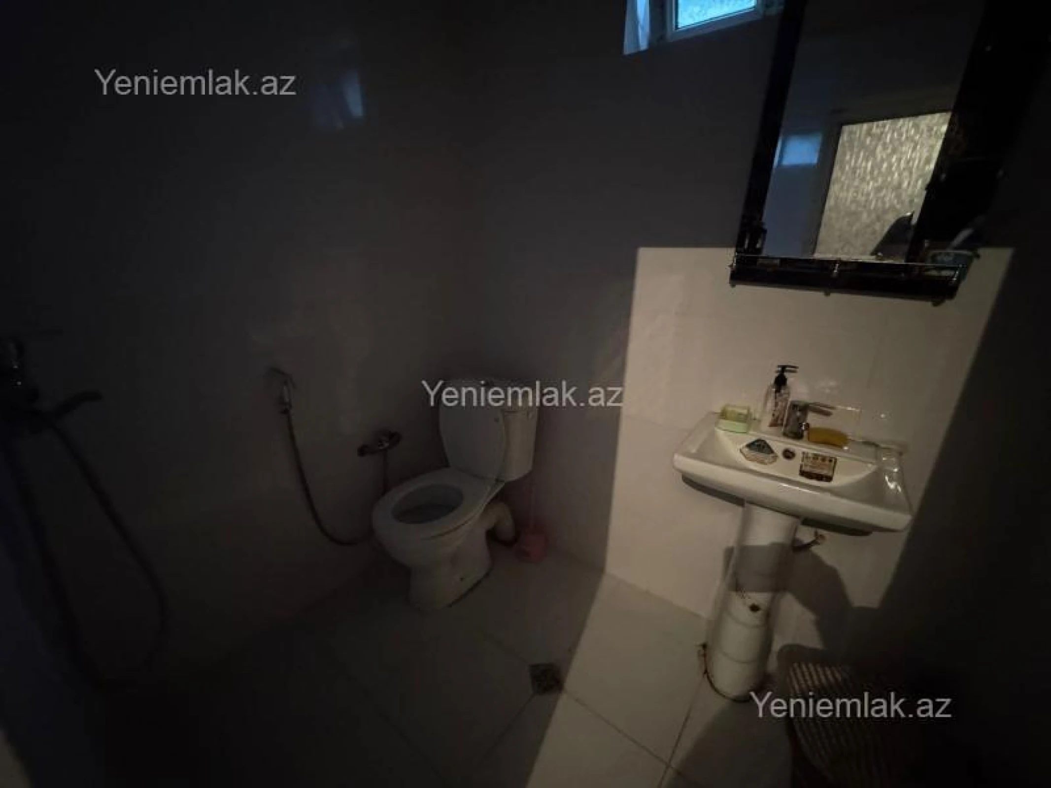 Satılır 5 otaqlı həyət evi 140 m²