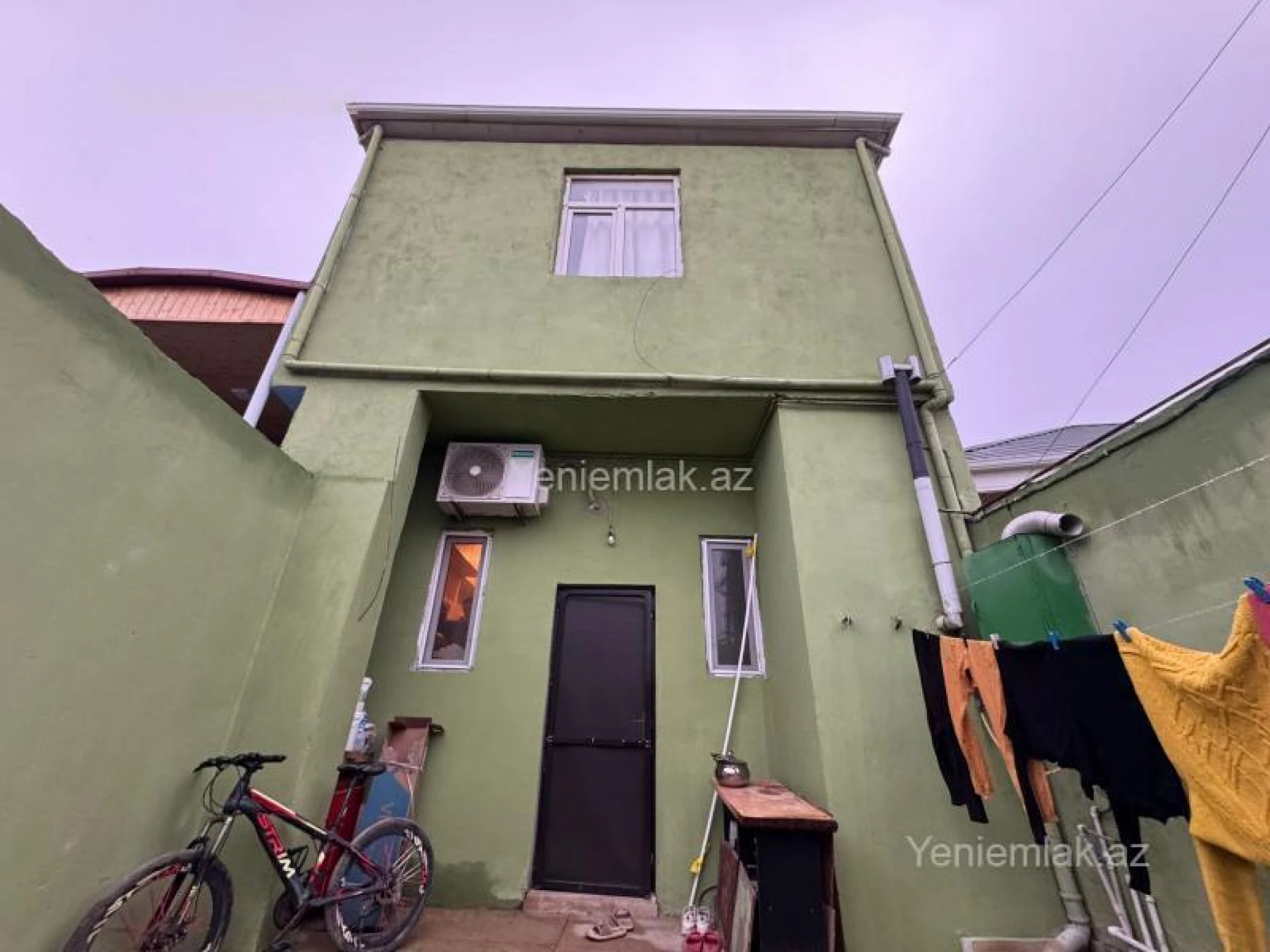Satılır 5 otaqlı həyət evi 140 m²