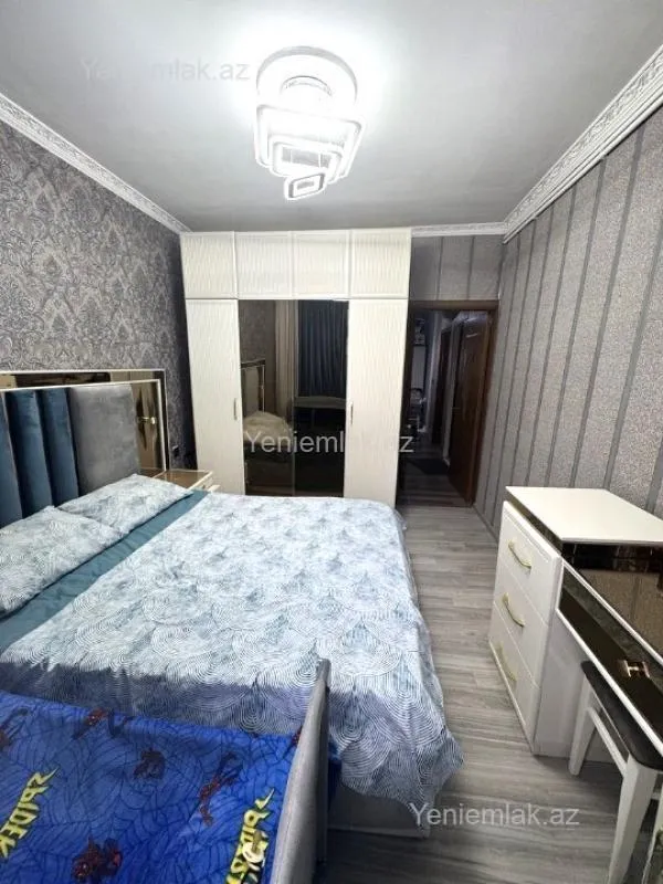 Satılır 3 otaqlı köhnə tikili 70 m²