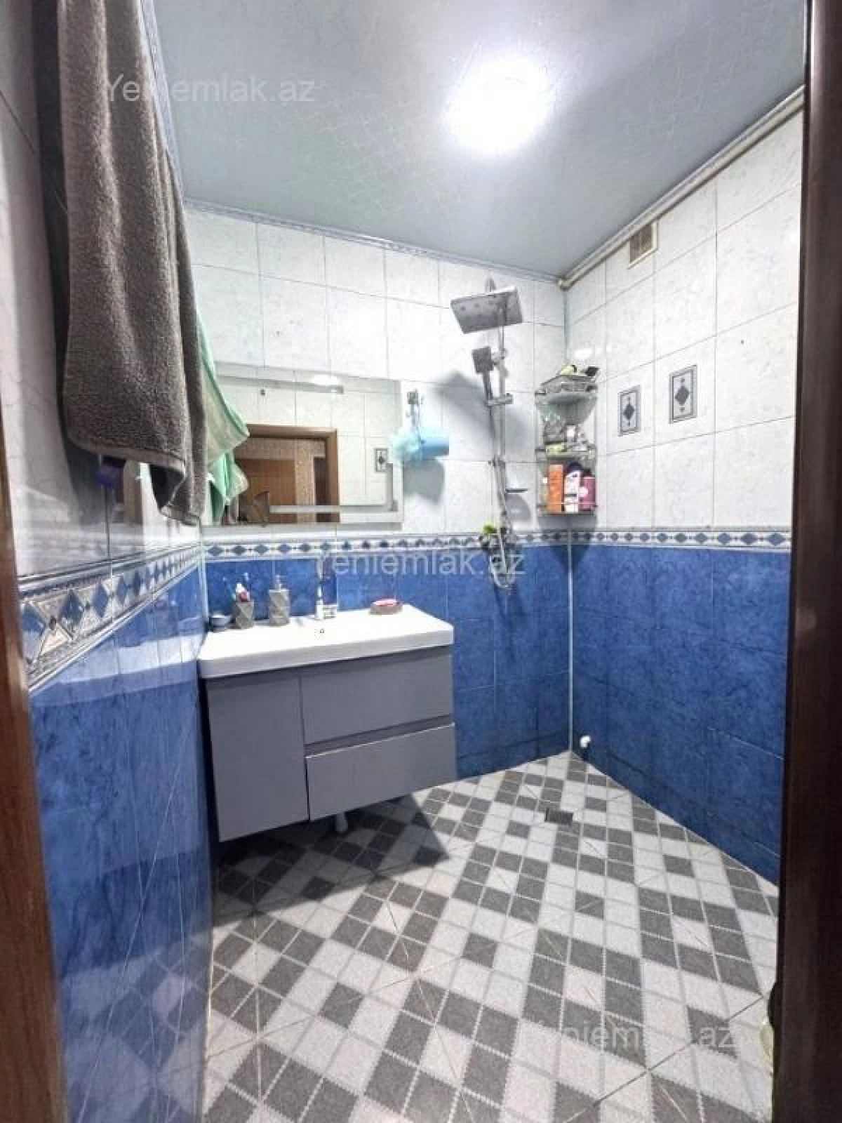 Satılır 3 otaqlı köhnə tikili 70 m²
