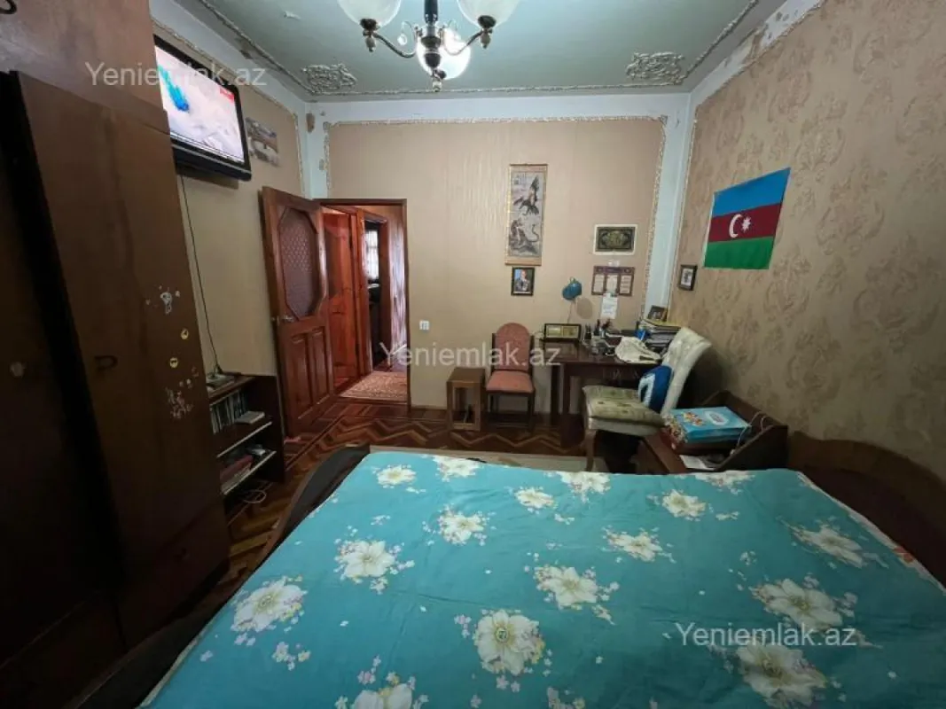 Satılır 3 otaqlı köhnə tikili 80 m²