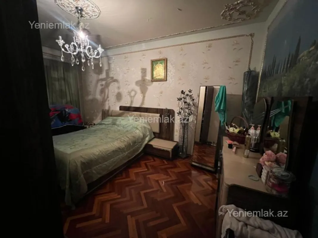 Satılır 3 otaqlı köhnə tikili 80 m²