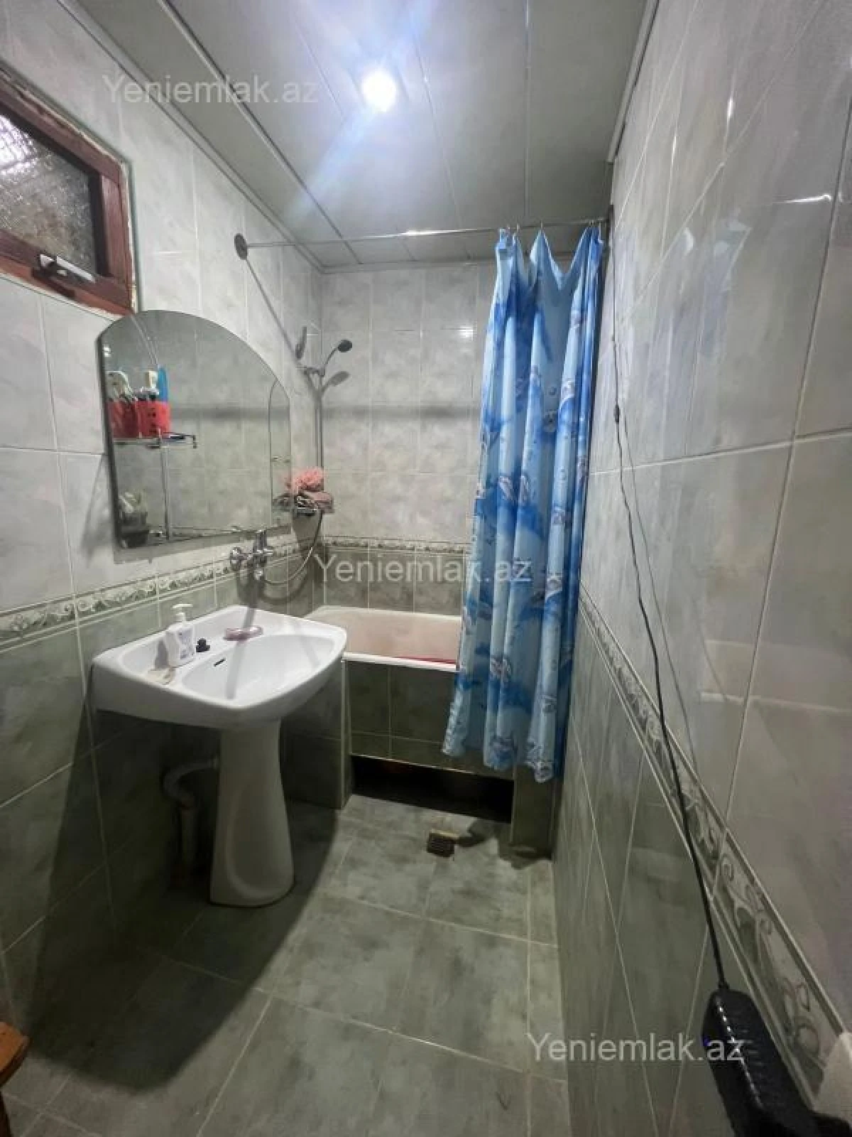 Satılır 3 otaqlı köhnə tikili 80 m²