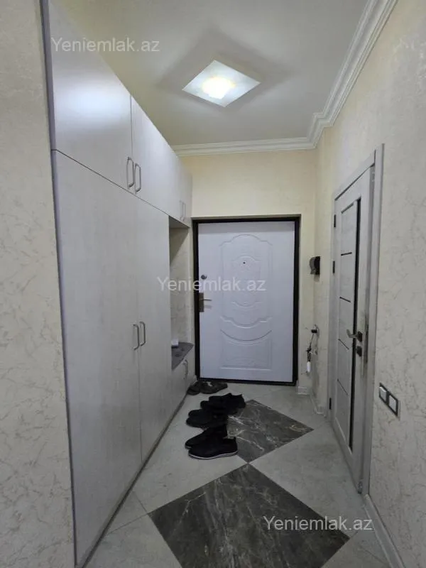 Satılır 3 otaqlı yeni tikili 75 m²