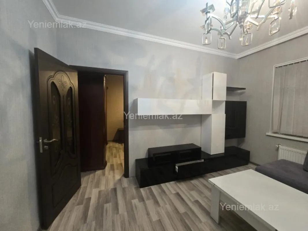 Satılır 4 otaqlı köhnə tikili 88 m²