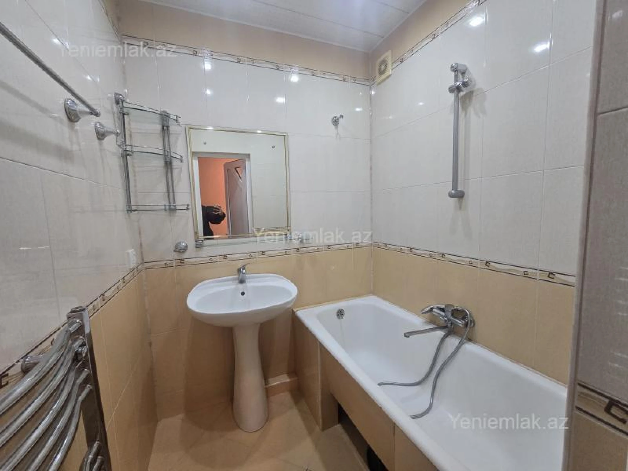 Satılır 4 otaqlı köhnə tikili 88 m²