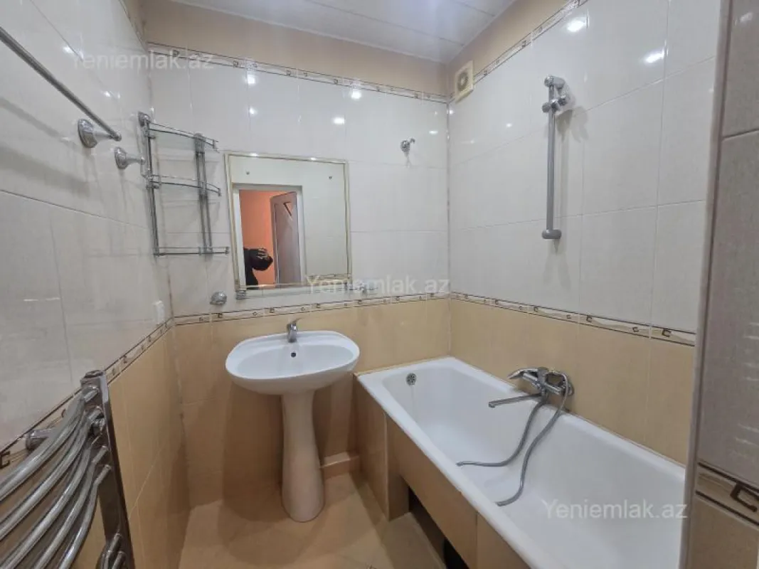 Satılır 4 otaqlı köhnə tikili 88 m²