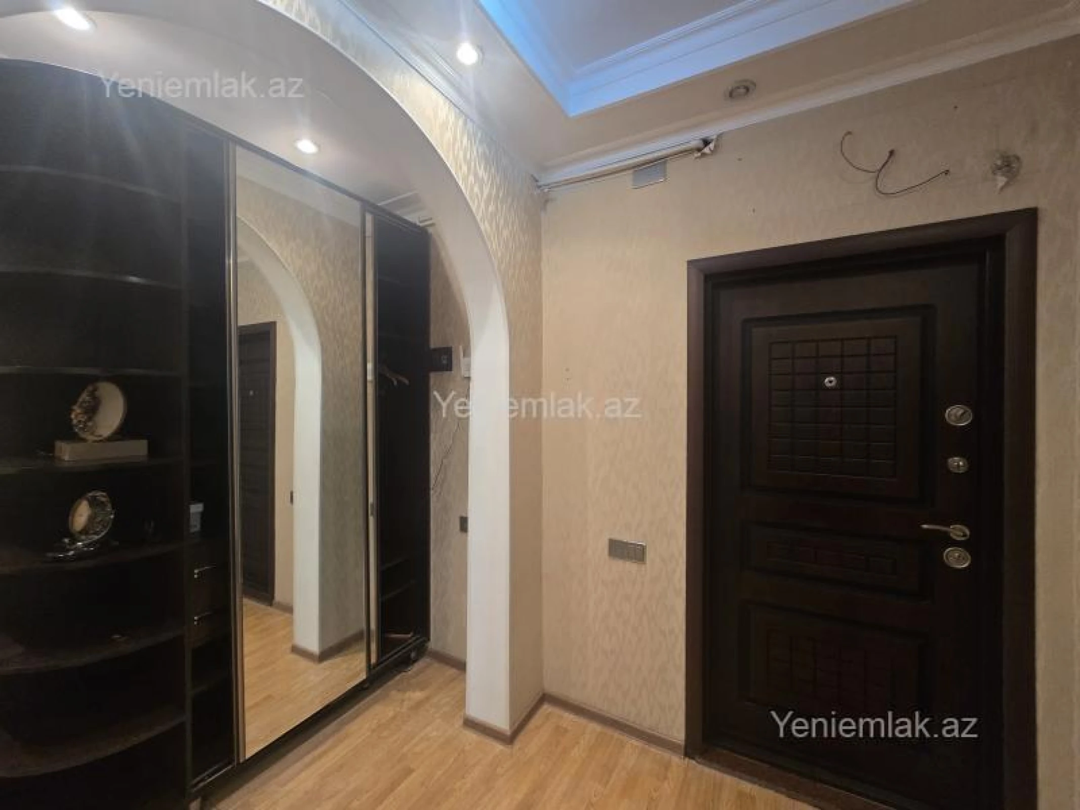Satılır 4 otaqlı köhnə tikili 88 m²