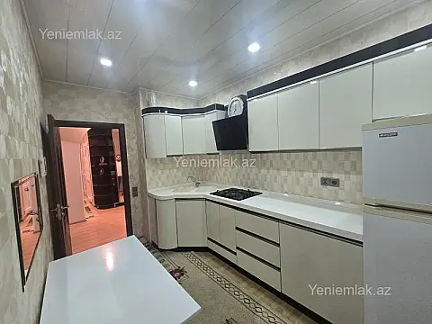 Satılır 4 otaqlı köhnə tikili 88 m²