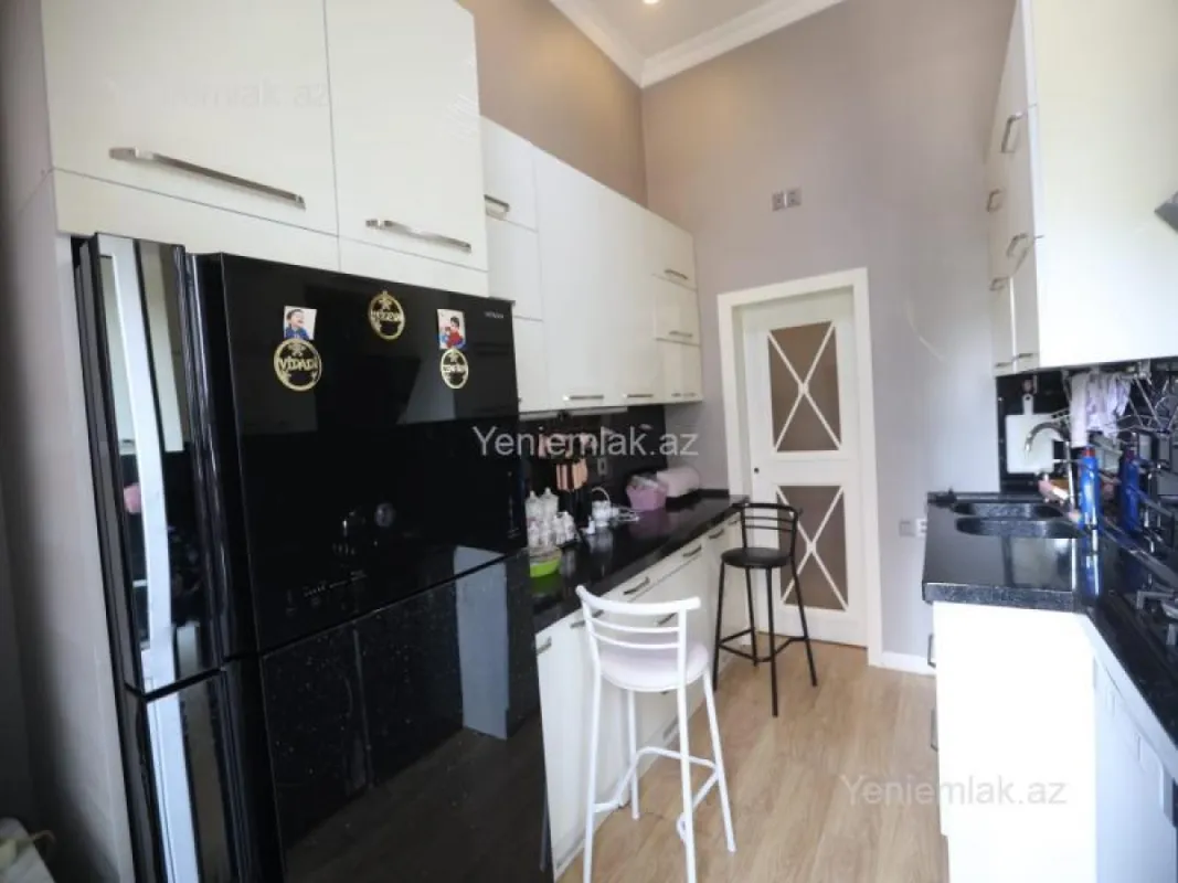 Satılır 3 otaqlı yeni tikili 100 m²