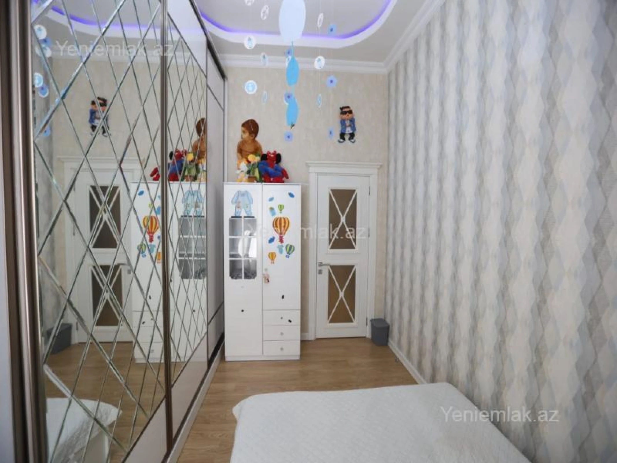 Satılır 3 otaqlı yeni tikili 100 m²