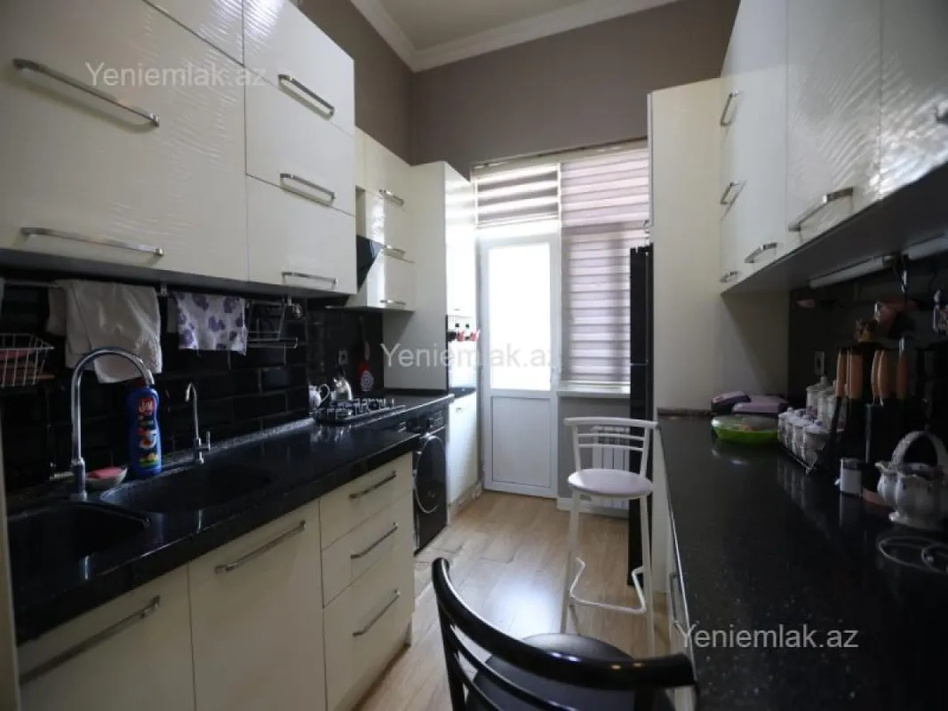 Satılır 3 otaqlı yeni tikili 100 m²