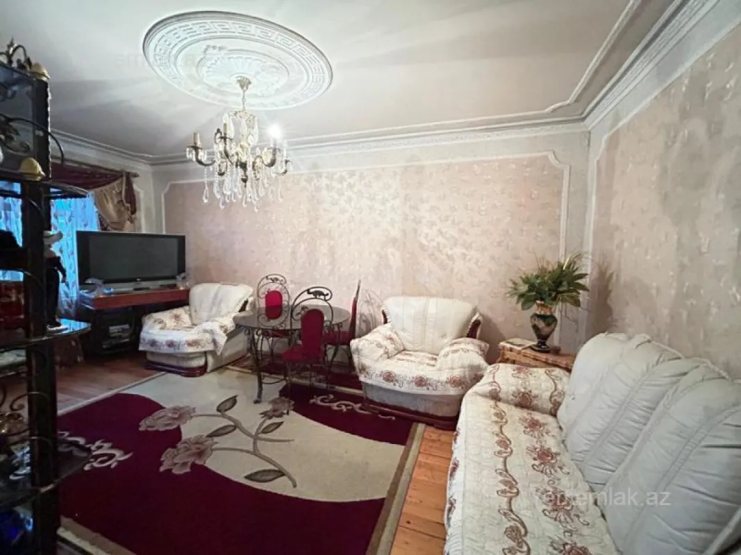 Satılır 3 otaqlı köhnə tikili 75 m²
