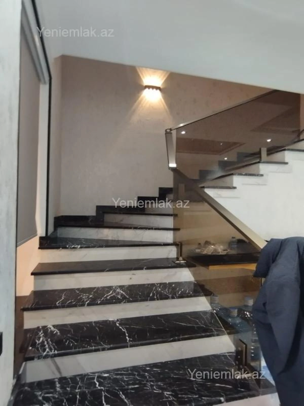 Satılır 6 otaqlı həyət evi 275 m²