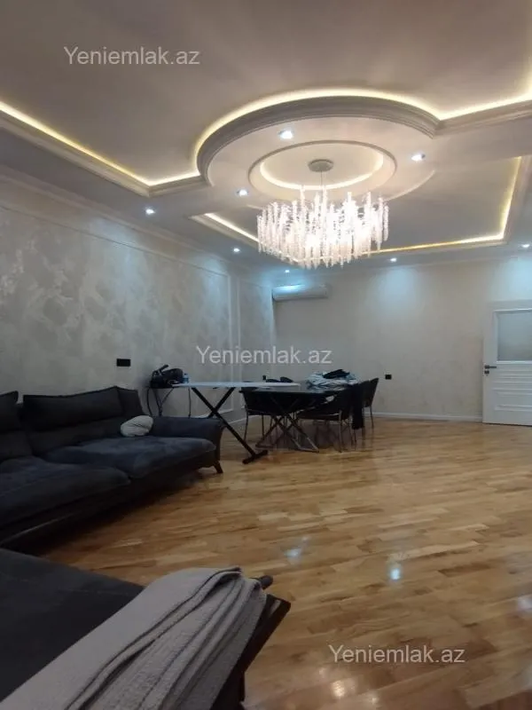 Satılır 6 otaqlı həyət evi 275 m²