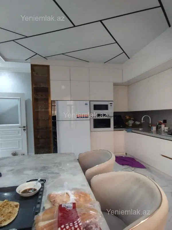 Satılır 6 otaqlı həyət evi 275 m²