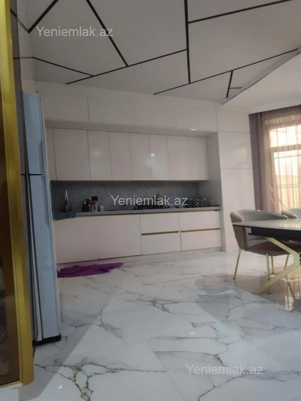 Satılır 6 otaqlı həyət evi 275 m²
