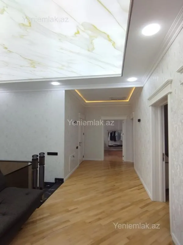 Satılır 6 otaqlı həyət evi 275 m²