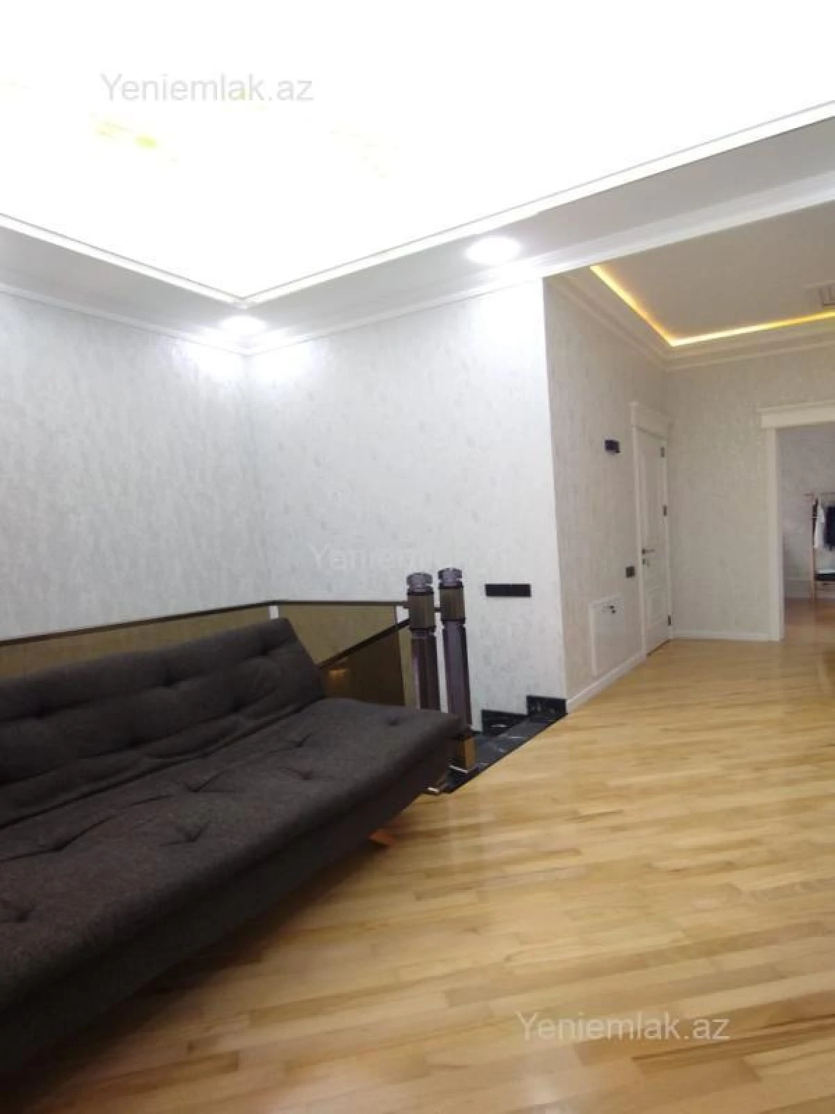 Satılır 6 otaqlı həyət evi 275 m²