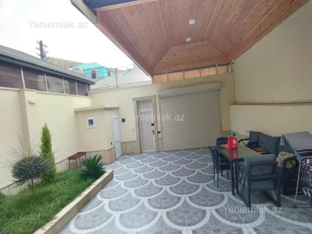 Satılır 6 otaqlı həyət evi 275 m²