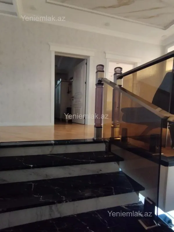 Satılır 6 otaqlı həyət evi 275 m²