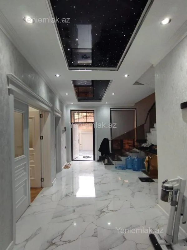 Satılır 6 otaqlı həyət evi 275 m²