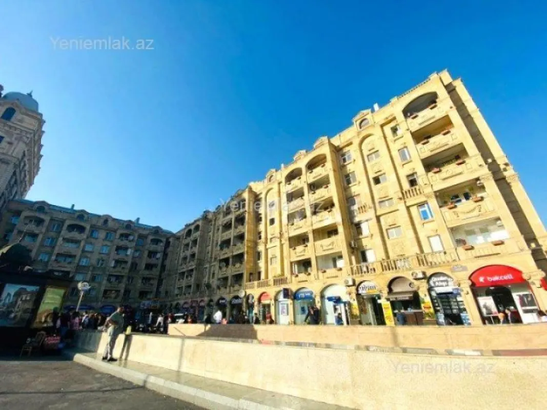 Satılır 2 otaqlı köhnə tikili 55 m²