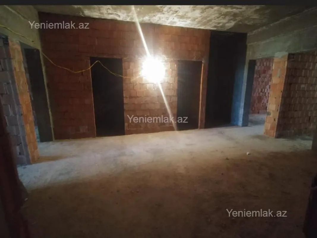 Satılır 3 otaqlı yeni tikili 130 m²