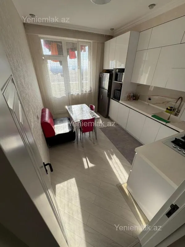 Satılır 3 otaqlı yeni tikili 95 m²