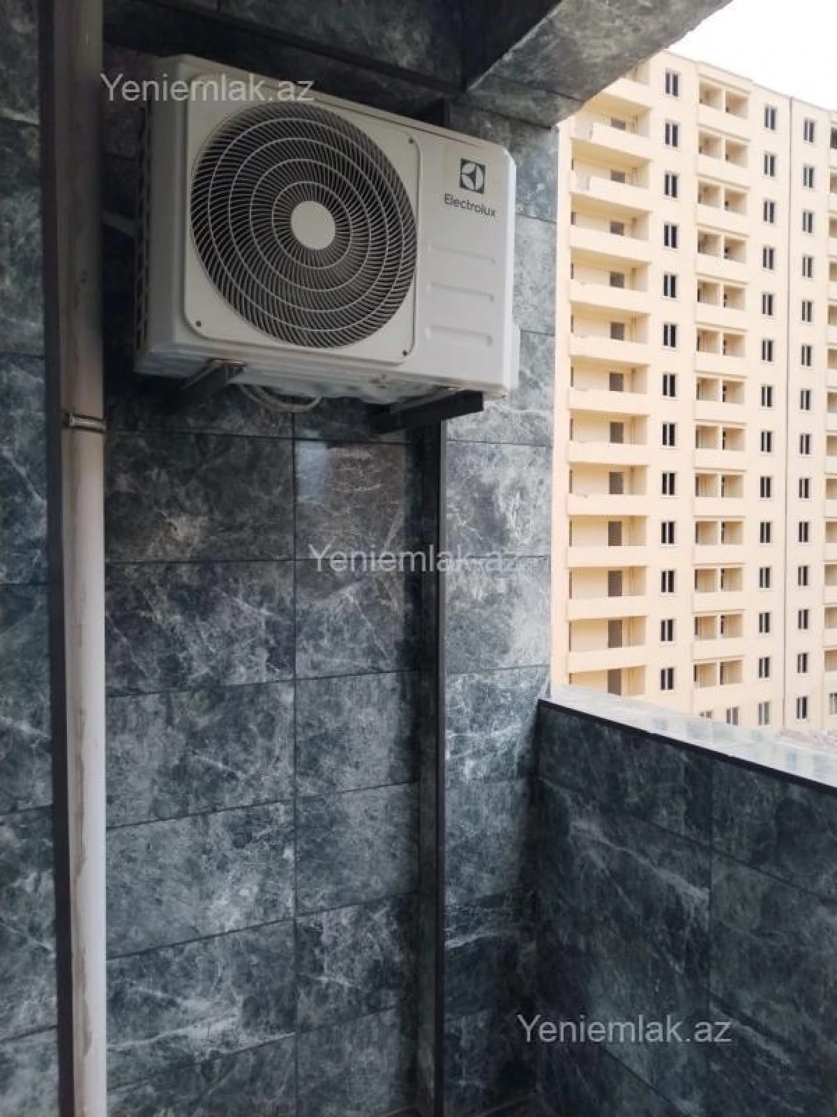 Satılır 3 otaqlı yeni tikili 80 m²