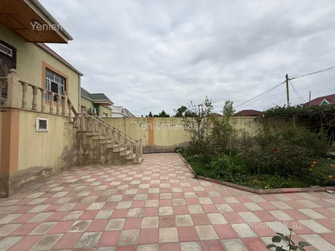 Satılır 4 otaqlı həyət evi 130 m²