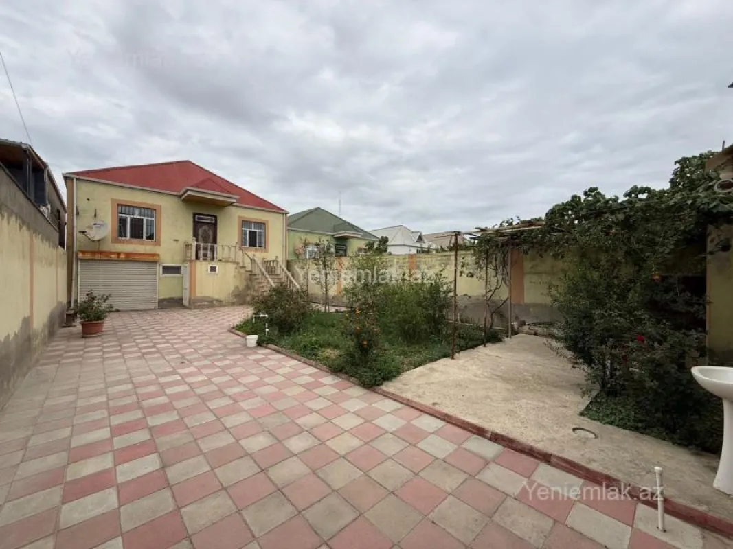 Satılır 4 otaqlı həyət evi 130 m²