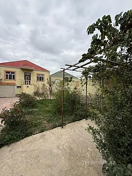 Satılır 4 otaqlı həyət evi 130 m²