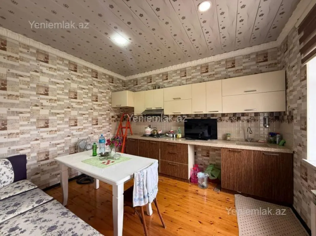 Satılır 4 otaqlı həyət evi 130 m²