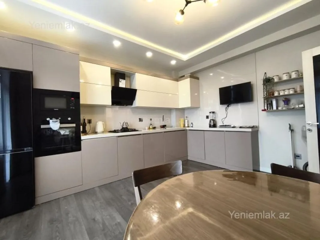 Satılır 3 otaqlı yeni tikili 127 m²