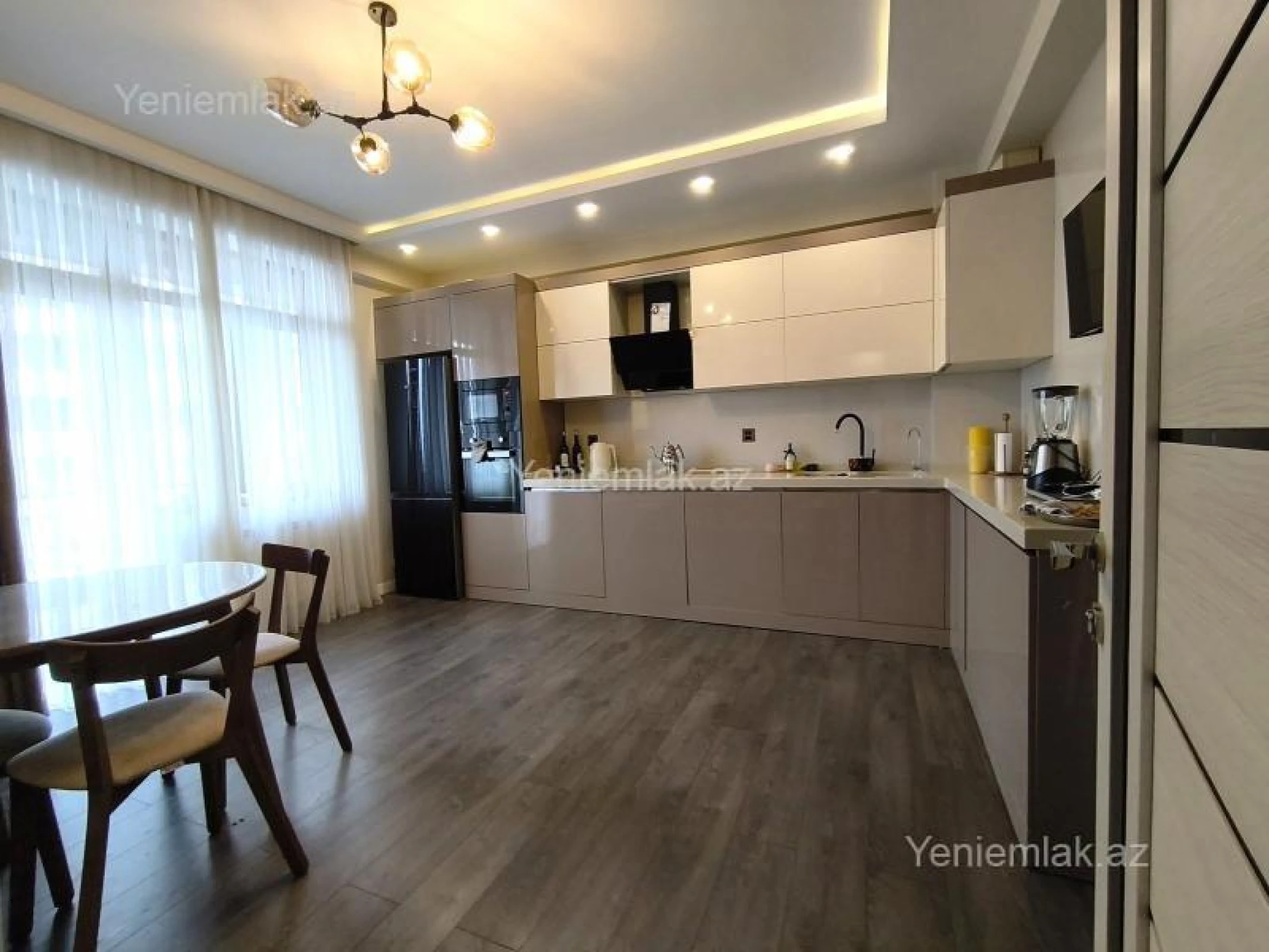 Satılır 3 otaqlı yeni tikili 127 m²