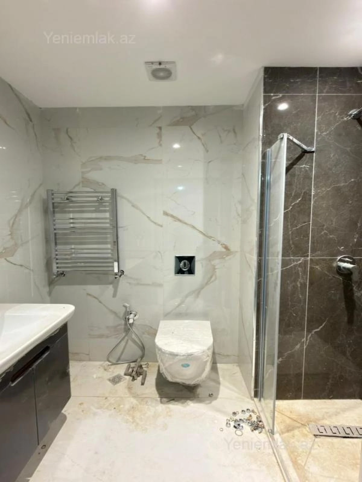 Satılır 3 otaqlı yeni tikili 83 m²