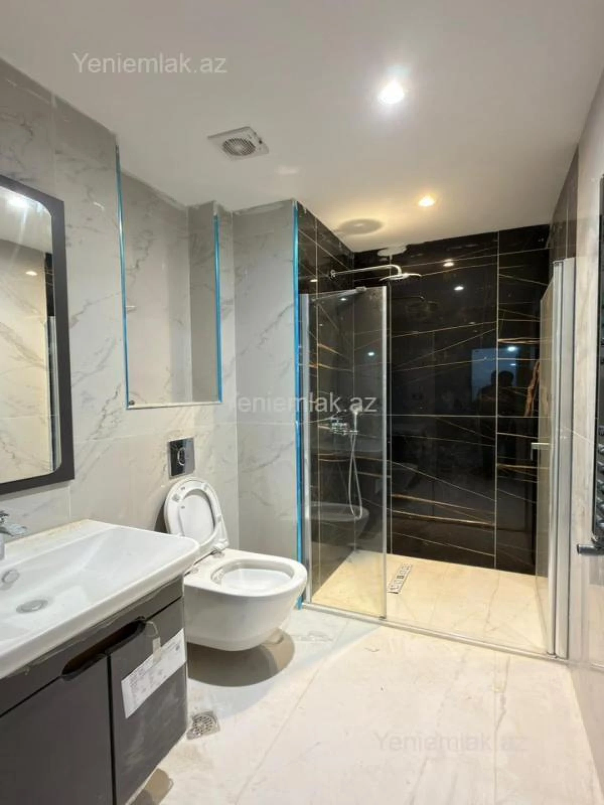 Satılır 3 otaqlı yeni tikili 83 m²