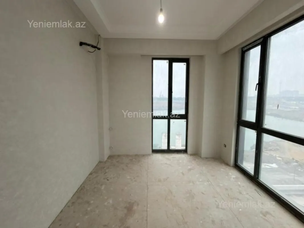 Satılır 3 otaqlı yeni tikili 83 m²