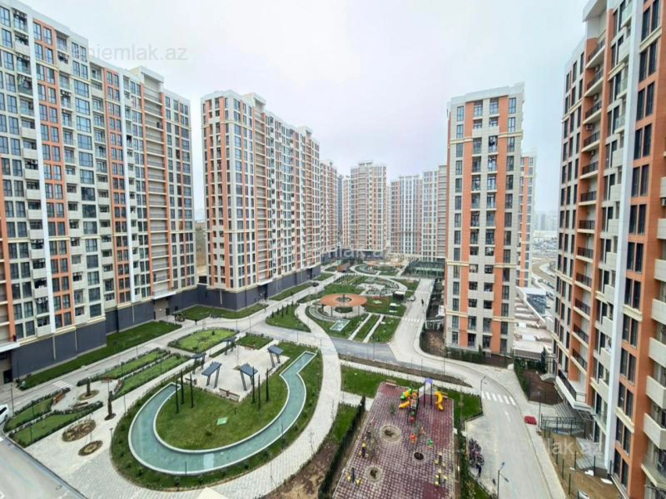 Satılır 3 otaqlı yeni tikili 83 m²