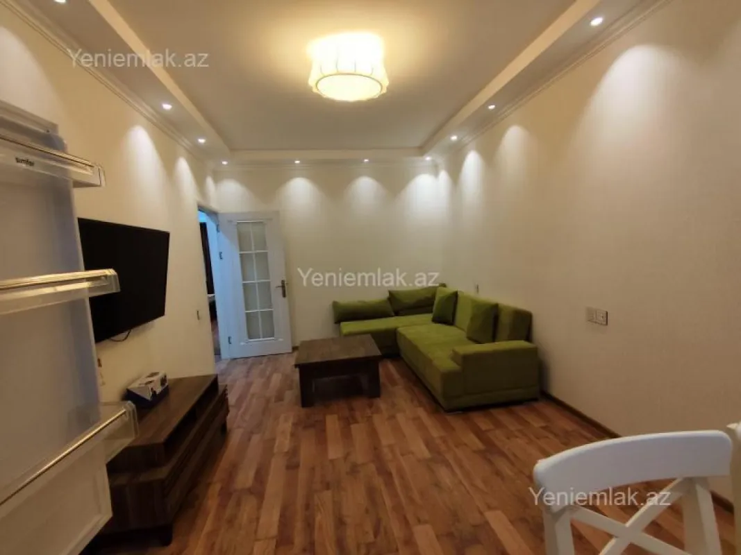 Satılır 2 otaqlı köhnə tikili 60 m²