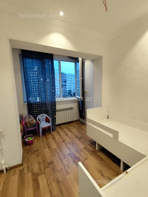 Satılır 2 otaqlı köhnə tikili 60 m²