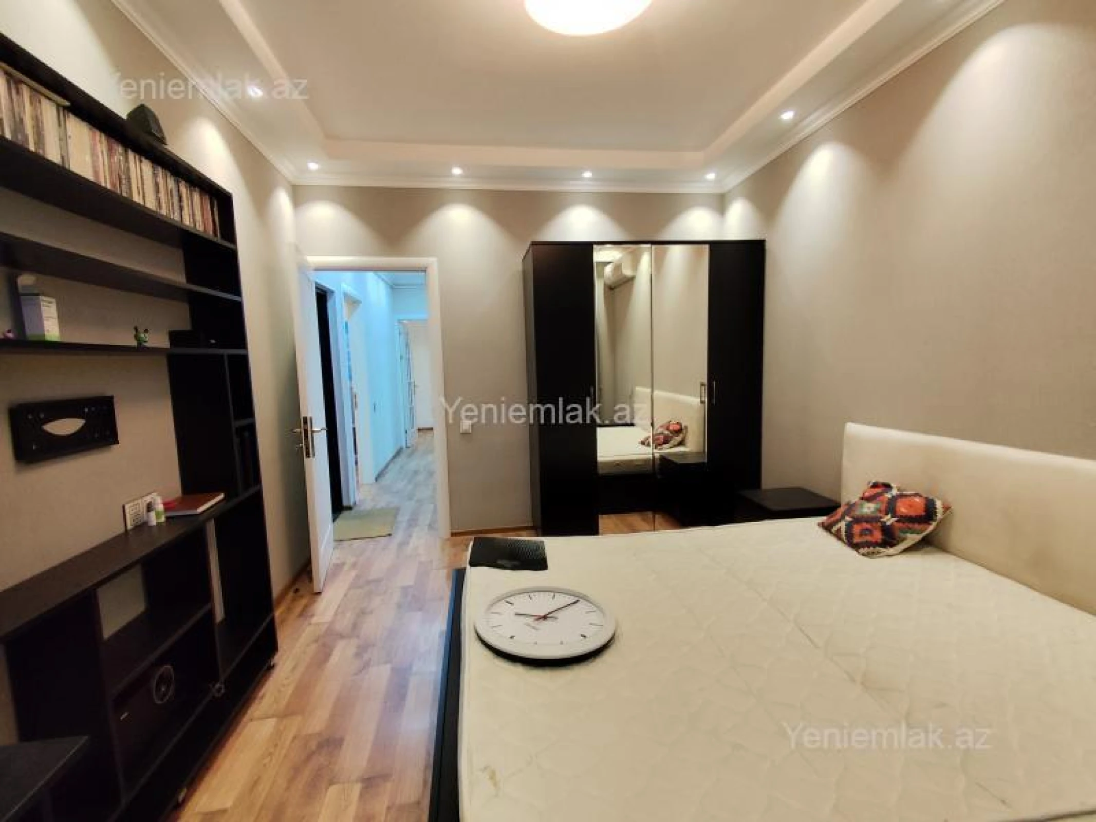 Satılır 2 otaqlı köhnə tikili 60 m²