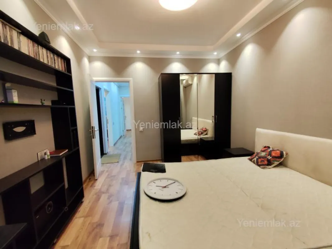 Satılır 2 otaqlı köhnə tikili 60 m²