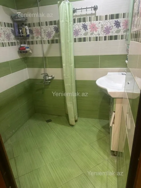Satılır 3 otaqlı köhnə tikili 70 m²